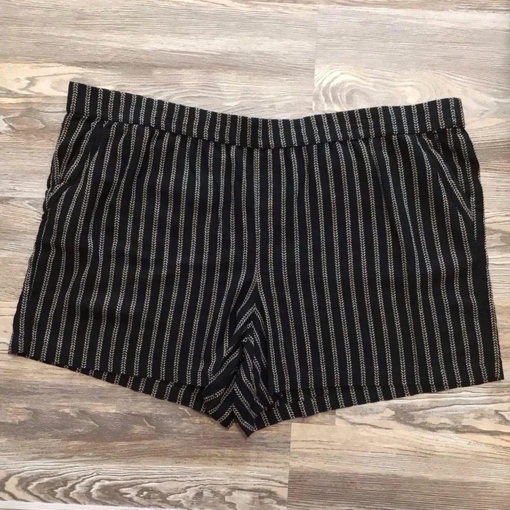 Sonoma Black Chevron Pull On Mid Rise Linen Blend Shorts 4X NWT